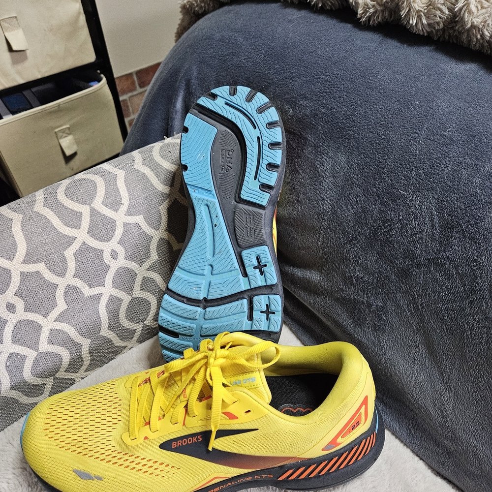 Brooks Men’s Yellow and Blue Launch GTS Running Sneakers